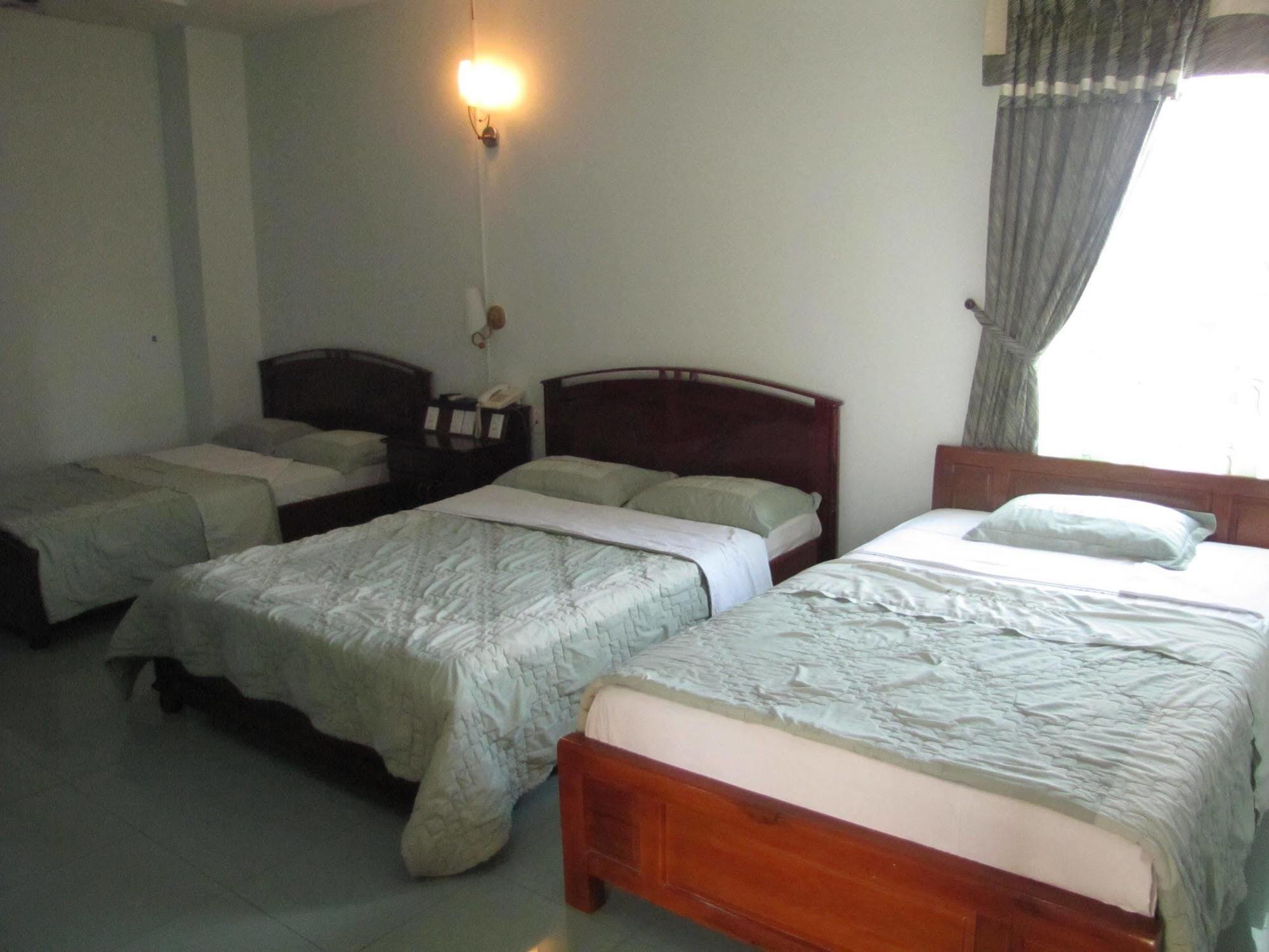 Golden Gate 1 Hotel Da Nang Bagian luar foto